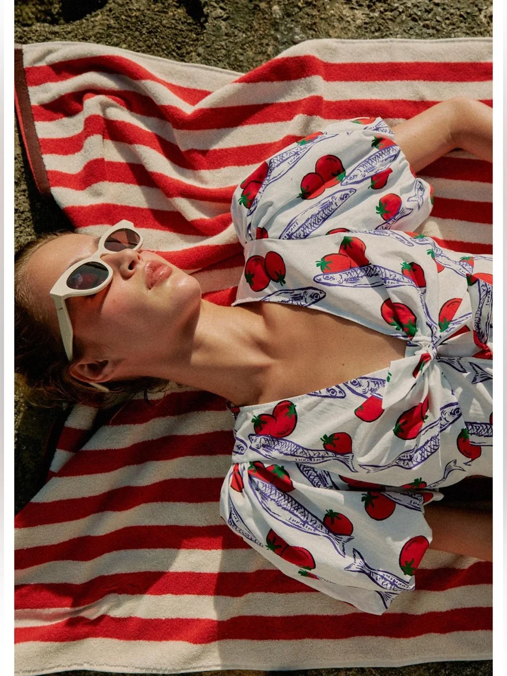 New With Tags Tie-Front Puff Sleeve Top in White with Red Print